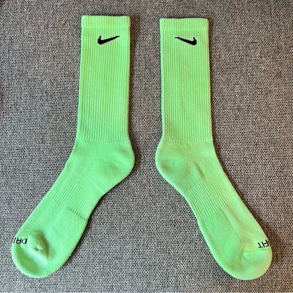 Nike Everyday Plus Cushioned Crew Socks - Picture 3 of 3